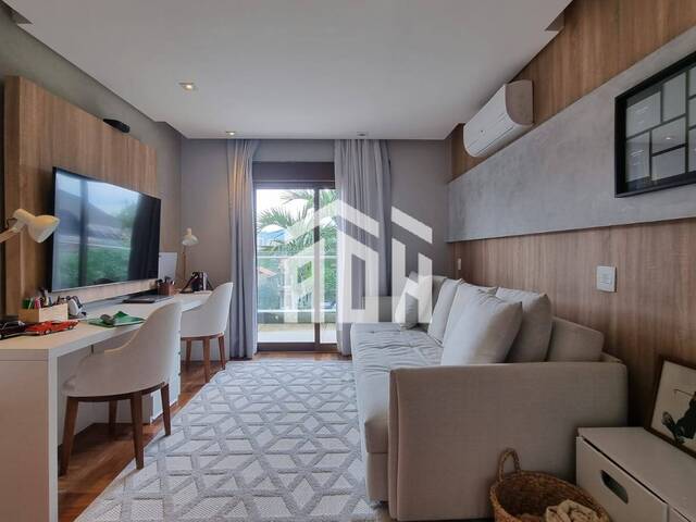 Casa para Venda em Santana de Parnaíba - 4