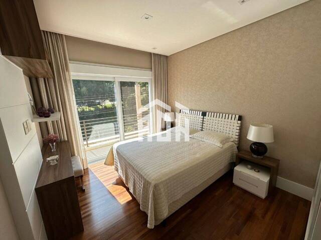 Casa para Venda em Santana de Parnaíba - 4