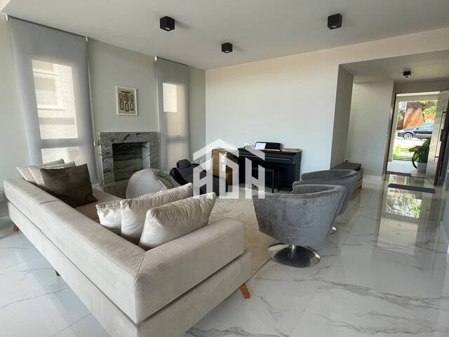 #1527 - Casa para Locação em Santana de Parnaíba - SP