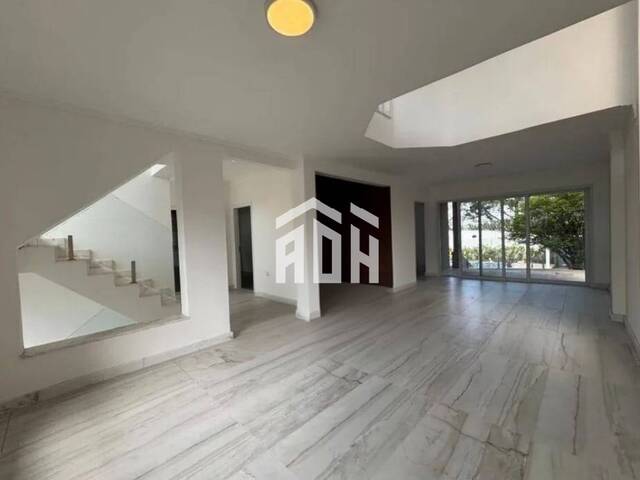 #1547 - Casa para Venda em Santana de Parnaíba - SP