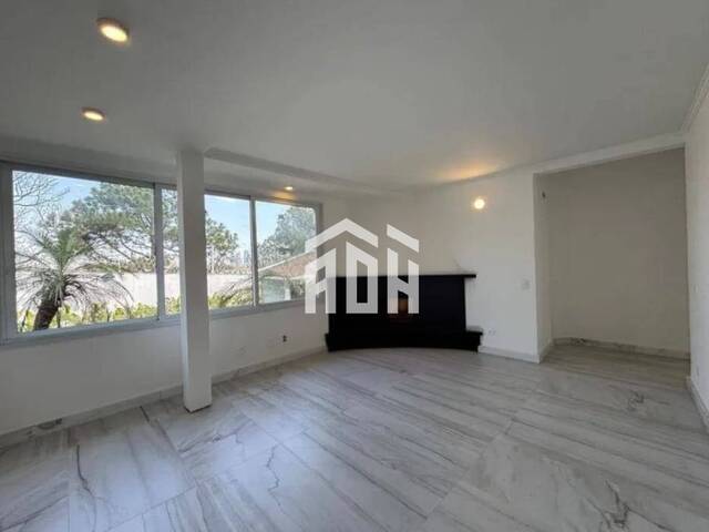 #1547 - Casa para Venda em Santana de Parnaíba - SP