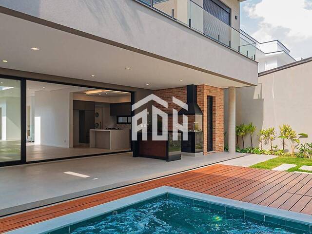 #1575 - Casa para Venda em Santana de Parnaíba - SP