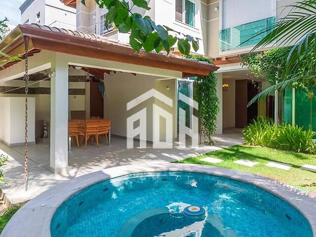 #1576 - Casa para Venda em Santana de Parnaíba - SP