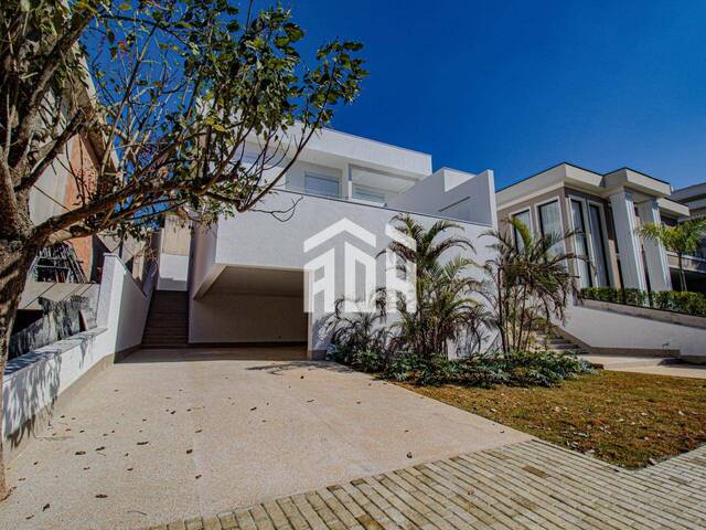#1577 - Casa para Venda em Santana de Parnaíba - SP