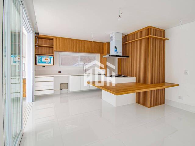 #1577 - Casa para Venda em Santana de Parnaíba - SP