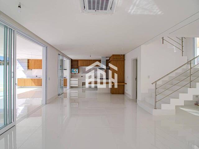 Casa para Venda em Santana de Parnaíba - 4