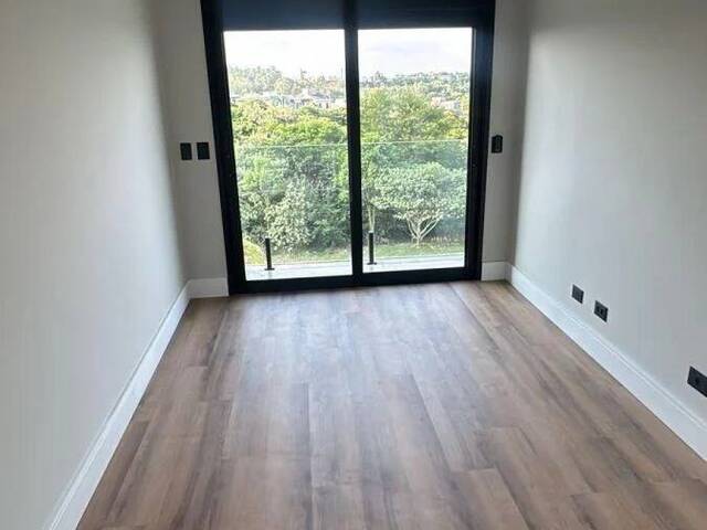 Casa para Venda em Santana de Parnaíba - 5