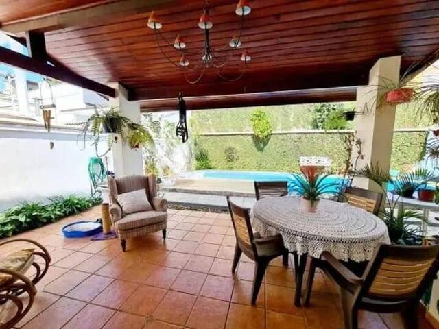 #1641 - Casa para Venda em Santana de Parnaíba - SP