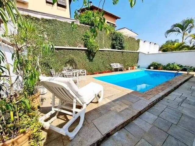 #1641 - Casa para Venda em Santana de Parnaíba - SP