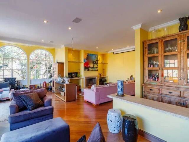 #1684 - Casa para Venda em Santana de Parnaíba - SP