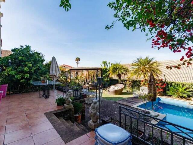 #1684 - Casa para Venda em Santana de Parnaíba - SP