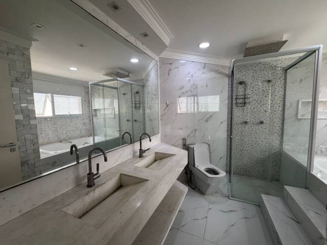 #1702 - Casa para Locação em Santana de Parnaíba - SP