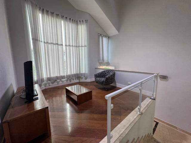 #1702 - Casa para Locação em Santana de Parnaíba - SP