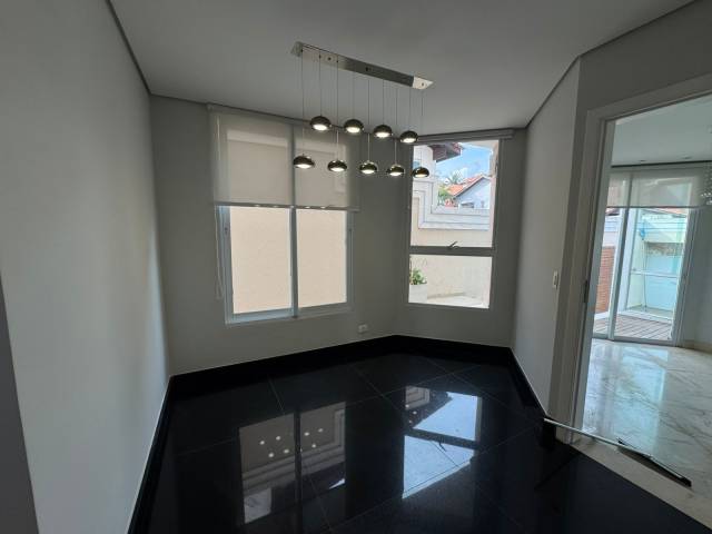 #1702 - Casa para Locação em Santana de Parnaíba - SP