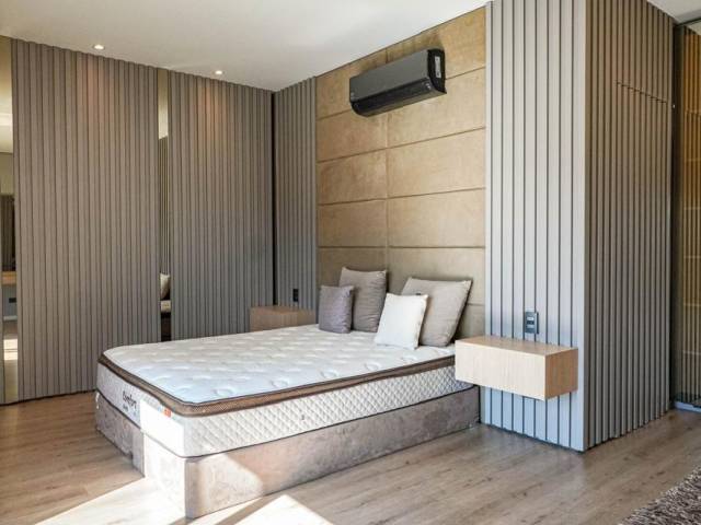 #1708 - Casa para Venda em Santana de Parnaíba - SP