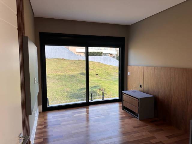 #1764 - Casa para Venda em Santana de Parnaíba - SP