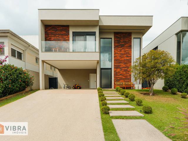 #1800 - Casa para Venda em Santana de Parnaíba - SP
