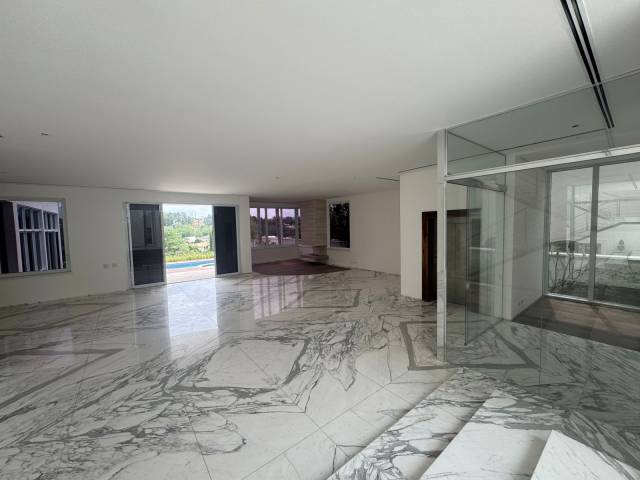 #1802 - Casa para Locação em Santana de Parnaíba - SP