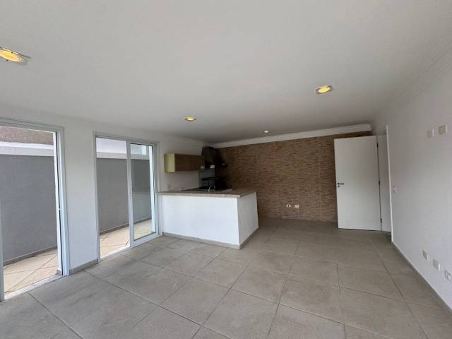 #1807 - Casa para Locação em Santana de Parnaíba - SP