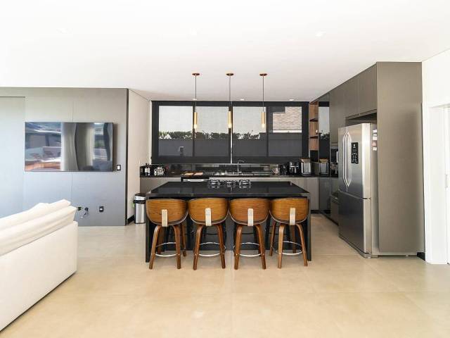 #1809 - Casa para Venda em Santana de Parnaíba - SP