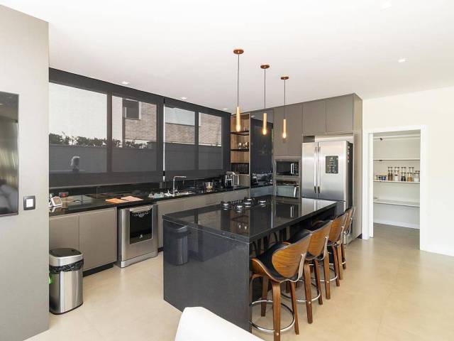 #1809 - Casa para Venda em Santana de Parnaíba - SP