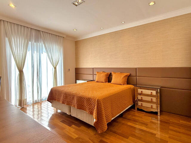 Casa para Venda em Santana de Parnaíba - 5