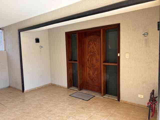 Casa para Venda em Santana de Parnaíba - 2