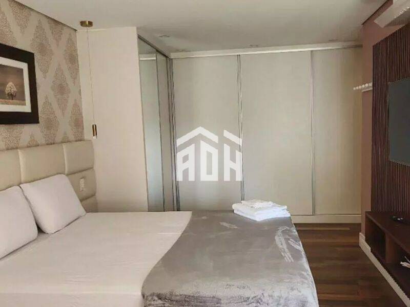 Apartamento para alugar com 3 quartos, 196m² - Foto 3