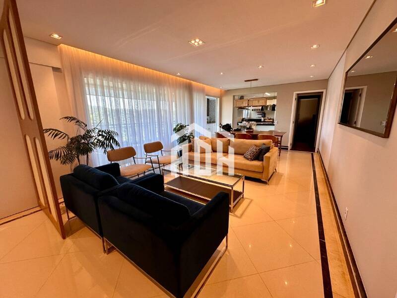 Apartamento à venda com 3 quartos, 200m² - Foto 2