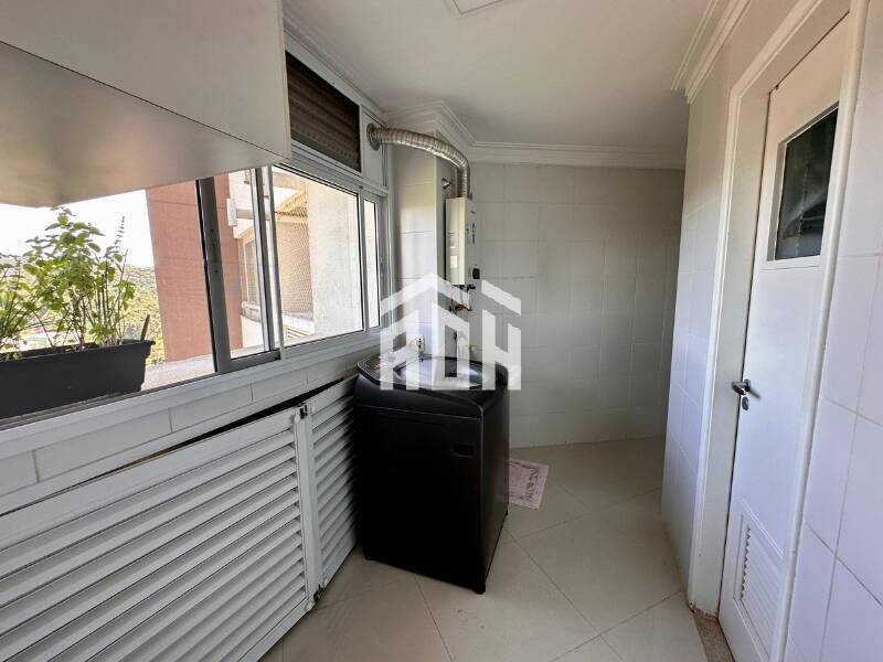 Apartamento à venda com 3 quartos, 200m² - Foto 19